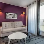 Nemea Quai Victor Centre * تور