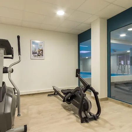 Nemea Quai Victor Centre * Tours