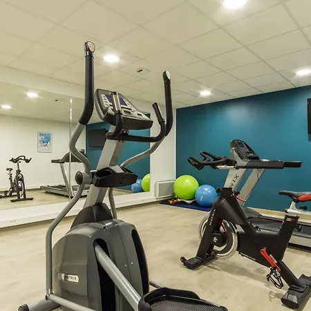 Nemea Quai Victor Centre * 图尔