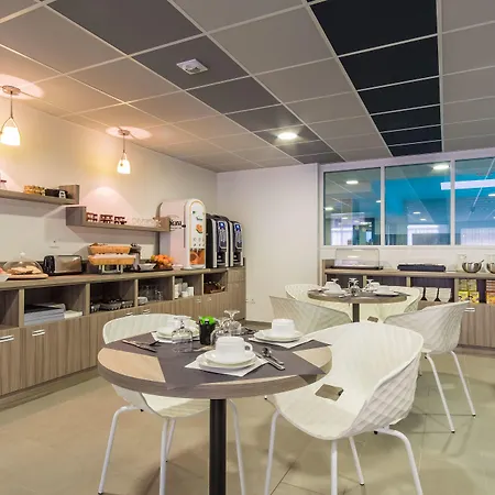 Nemea Quai Victor Centre Hotel Tours