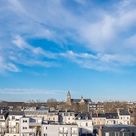 Nemea Quai Victor Centre