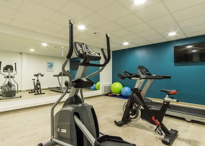 Nemea Quai Victor Centre * 图尔