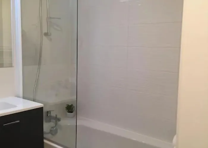 Nemea Quai Victor Centre *