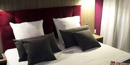 Nemea Quai Victor Centre Tours